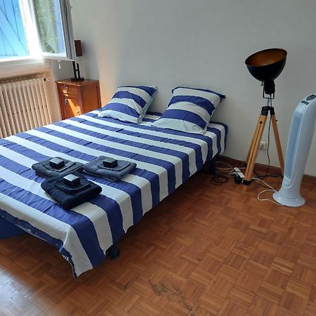 Chambre Dans Villa Марсель Екстер'єр фото